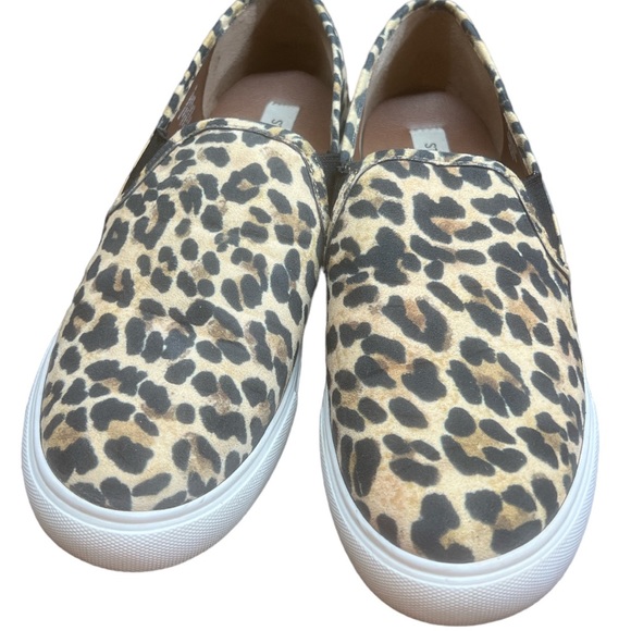 Steve Madden Safari Leopard Print Knit Slip on Sneakers Size 9M - Picture 2 of 5